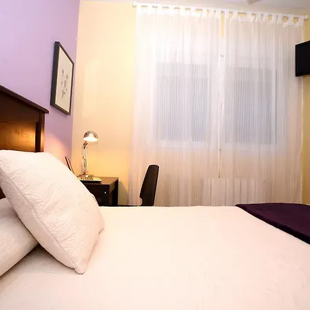 Turisticos Ceres Parking Gratis מרידה